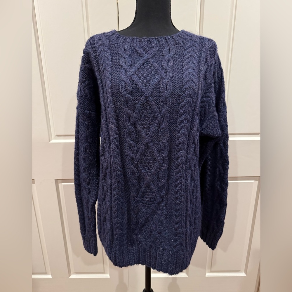 Cooleen Knitwear hand knitted Irish chunky wool sweater in navy